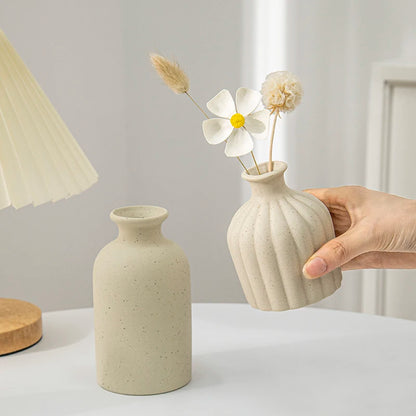 Retro Ceramic Vase – Aesthetic Table Decor
